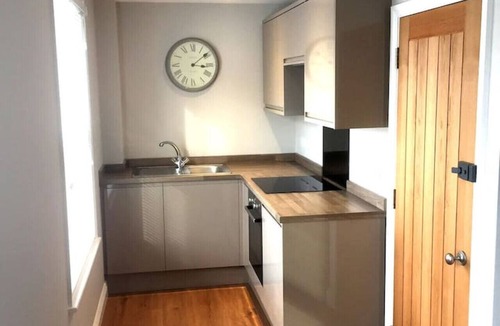 Mill Road Apartment | Modern ensuite Studio in the Heart of Mill Road