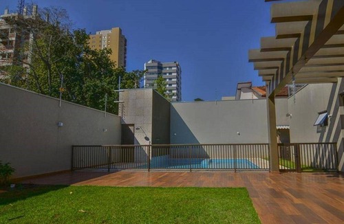 Foz do Iguacu House | Modern entire house with pool near tourist attractions.