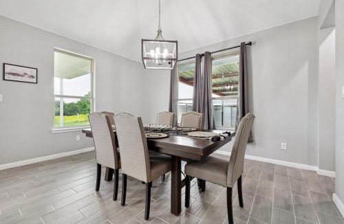 Cedar Creek House | Modern Escape in Cedar Creek
