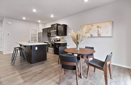 Puyallup House | Modern Escape | Spacious 4BR Home for Families, Groups & Business Travelers
