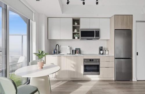 The Queensway Apartment | Modern Etobicoke Studio Sleek Queensway Retreat