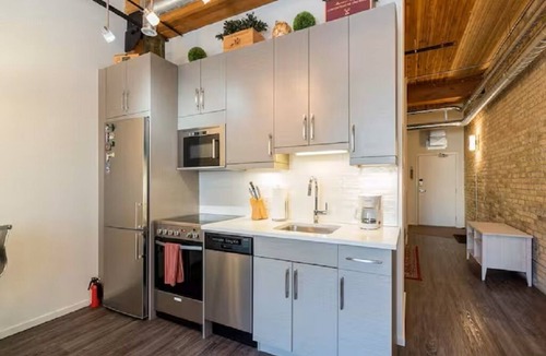 Exchange District Condo | Modern Exchange District Condo | 1 Bed | 1 Bath |