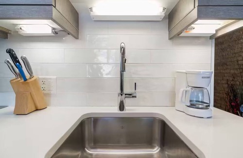 Exchange District Condo | Modern Exchange District Condo | 1 Bed | 1 Bath |