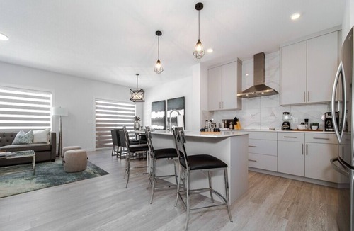 Southwest Edmonton House | Modern Executive Home-Sleeps12-KingBeds-FullHouse