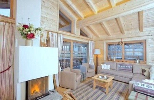 Bramberg am Wildkogel Ski Chalet | Modern Family Chalet, Pet Friendly, Sauna, Mountain Views