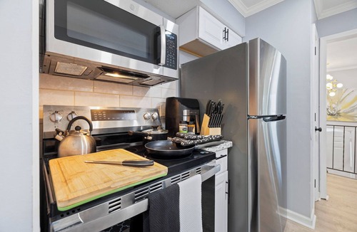 Olathe House | Modern Family Gateway 2-connected duplexes by YDSH GuestMind! Pet Friendly!