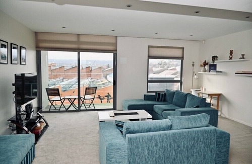 Launceston CBD Apartment | Modern family-sized apartment in city centre.