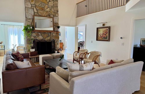 Red Hook House | Modern Farmhouse: Ponds, Barn near Rhinebeck, Hudson & Kingston!