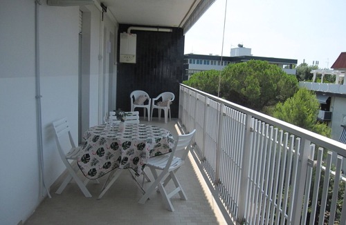 Grado Pineta Apartment | Modern flat at Grado Pineta with terrace