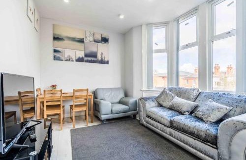 Moseley Apartment | Modern flat in Moseley with Free Parking