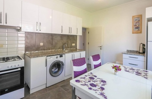 Kemer Apartment | Modern Flat near Public Transportation in Kemer