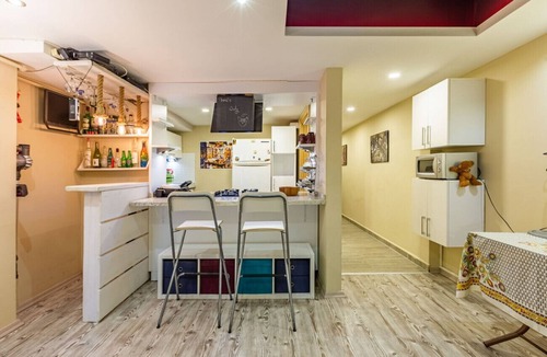 Harbiye Apartment | Modern Flat with Patio in Sisli