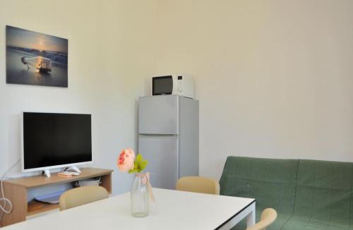 Bibione Pineda Apartment | Modern flat with terrace for five guests-Beahost