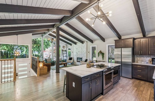 Lake Stevens House | Modern Forest Escape, Near Lake Stevens & Hikes