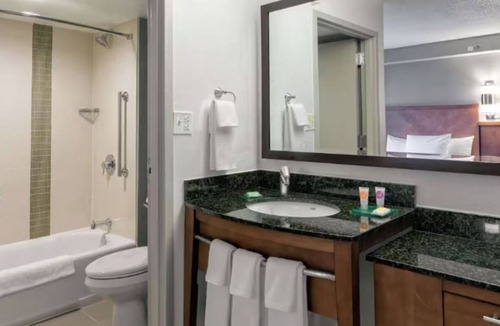 Franklin Hotel | Modern Franklin Hotel Stay near Cool Springs | Easy Nashville Access