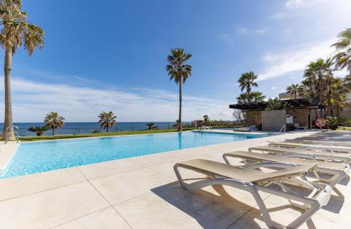 Buenas Noches Apartment | Modern frontline beach - Estepona