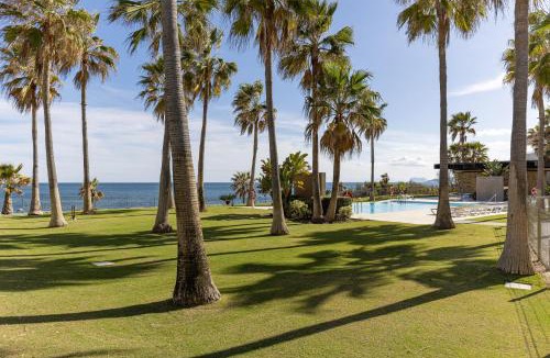 Buenas Noches Apartment | Modern frontline beach - Estepona