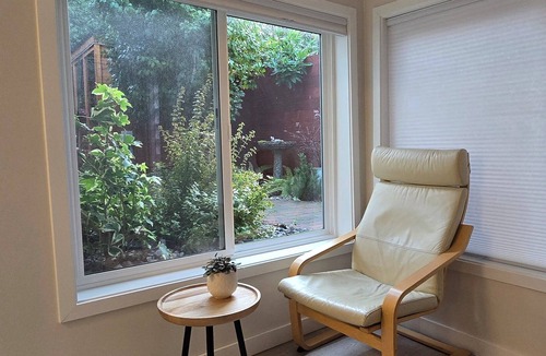 Crown Hill House | Modern Fully Remodeled, Relaxing Garden w/Outdoor Sauna, 3BR in Ballard