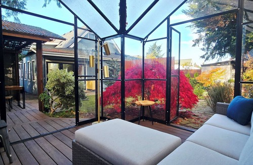 Crown Hill House | Modern Fully Remodeled, Relaxing Garden w/Outdoor Sauna, 3BR in Ballard