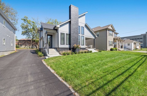 Lexington House | Modern Game Day 6 Bedroom 6 Bath House with Modern Amenities and Large Swim Spa