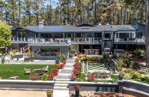 Del Monte Forest House | Modern gated estate a healthy walk to the Lodge and Golf. Near RLS