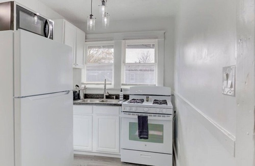 Cooper-Young Historic District Apartment | Modern Gem in Cooper-Young: Remodeled Haven