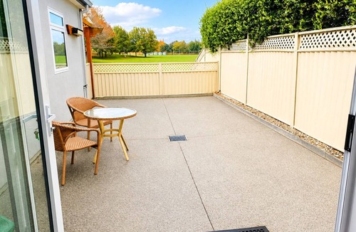 Lowburn Apartment | Modern Gound Floor Studio