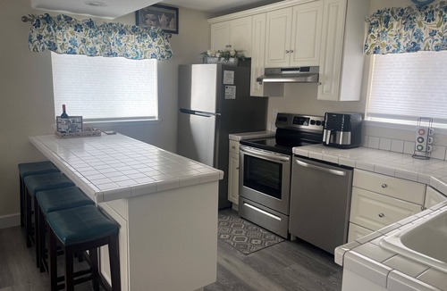 Dairy House | Modern Haven in Klamath Falls - A Stylish Home Away from Home