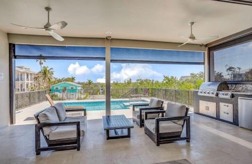 Bonita Springs House | Modern Hickory Hideaway