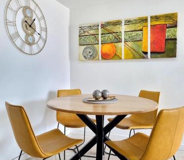 Sabaneta Apartment | Modern High-Rise 2/2 Apartment with City View.