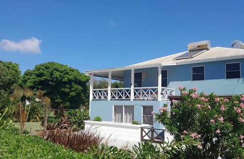 Welches House | Modern, high standard, 100 metres to beach, short walk to Oistins