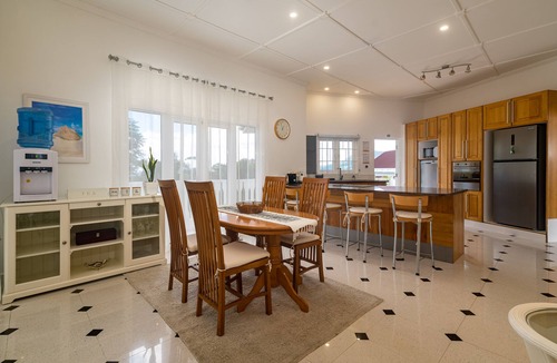 Bel Ombre Villa | Modern hillside coastal villa 850 metres to Beau Vallon beach