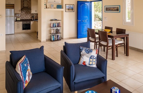 Vathi House | Modern hilltop villa with pool near Agios Nikolaos