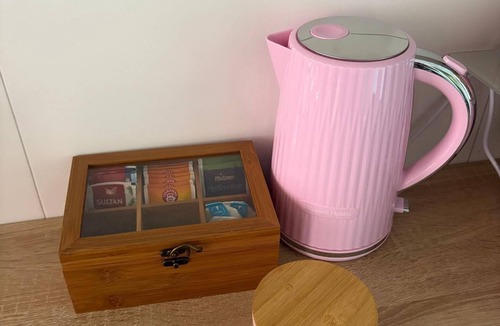 Osterode am Harz Apartment | Modern holiday flat in Osterode all in pink