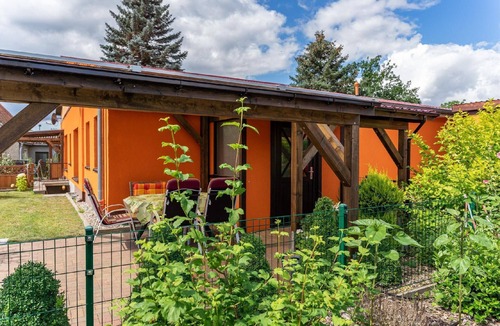 Fleeth Apartment | Modern holiday flat on a fenced property.
