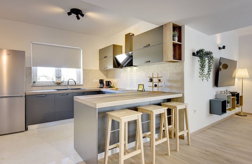 Galizana Apartment | Modern holiday flat with balcony, BBQ, WLAN, air conditioning