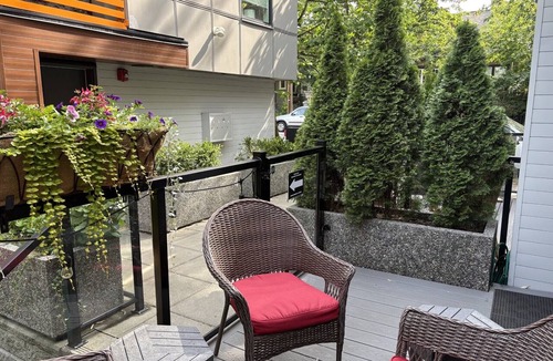 Grandview-Woodland House | Modern home 2 blocks from "the Drive", one of the coolest streets in the world!