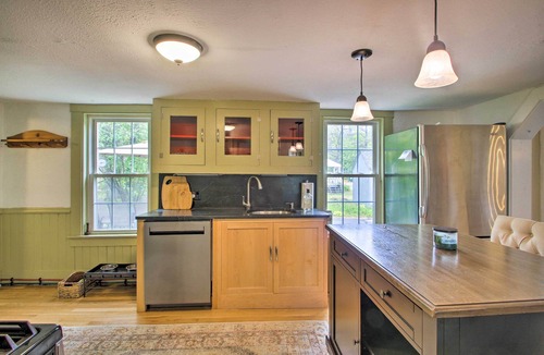 Intervale Cottage | Modern Home ~ 2 Mi to Cranmore Mountain Resort!