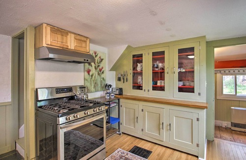 Intervale Cottage | Modern Home ~ 2 Mi to Cranmore Mountain Resort!
