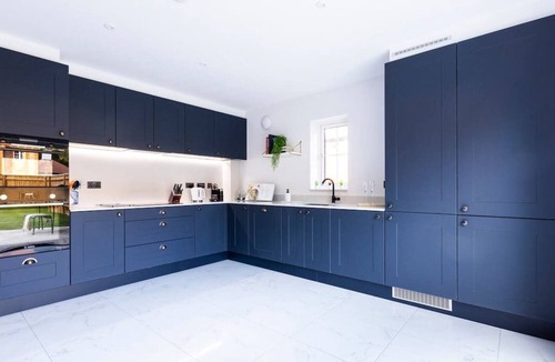 Bracknell House | Modern Home 3beds 3 baths Legoland Ascot Windsor