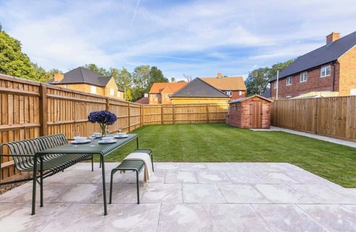 Bracknell House | Modern Home 3beds 3 baths Legoland Ascot Windsor