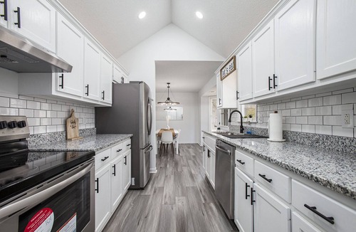 Cartersville House | Modern Home 4 Bed Lakepoint- Hyundai SK EV Plant-Near Museum's