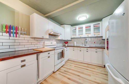 Renton Condo | Modern Home Between Seattle, Tacoma & SEA Airport