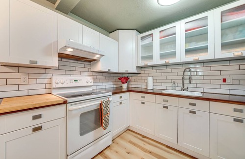 Renton Condo | Modern Home Between Seattle, Tacoma & SEA Airport