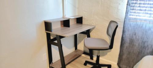 Downtown Phoenix House | Modern Home-Downtown-3 Bedroom- King Bed