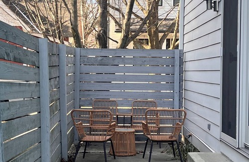 Windsor Park House | Modern Home in Historic Neighborhood-10 MINUTE walk to Top Eats