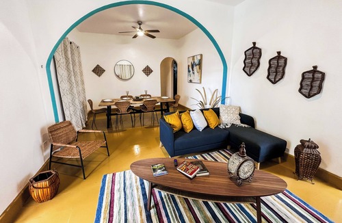 Monte Grande Apartment | Modern Home in Historic Downtown I Pet Friendly