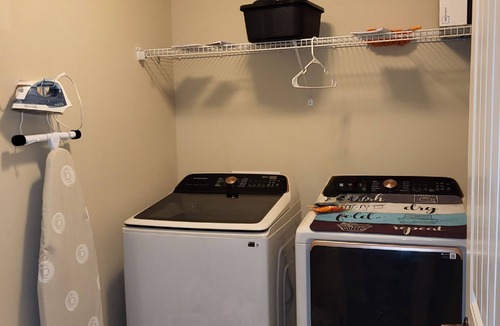 Mobile House | Modern home in quiet cul-de-sac near University of South Alabama!