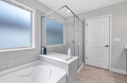 Davis Spring Commercial House | Modern Home w/Chef's Kitchen - 3BR, Fast Wifi