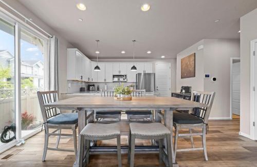 Westminster House | Modern Home with Firepit Grill Cinema Room